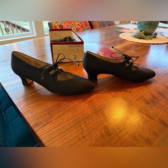 Salvatore Ferragamo Black Lacing Heeled Shoes - Picture 3 of 10